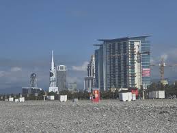 A beach is a landform along the shoreline of an ocean, sea, lake, or river. Skyline Am Strand Bild Von San Remo Batumi Tripadvisor
