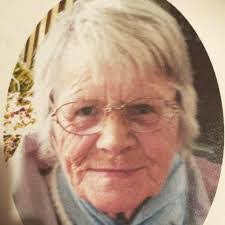 Jean Lomas's Instagram, Twitter & Facebook