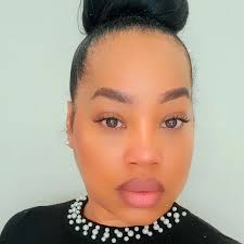 I'm from New York...it is what it is! 😂🧚🏽‍♀️✨️ * * * #Makeup #MUA #MOTD  #Glam #SoftGlam #Brows #MakeupForBlackWomen #blackwomen #Red #Lipstick #MAC  #MacCosmetics #Mac #MakeupTransformation #Transition #Funny