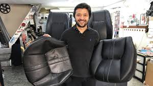 Müşterimiz bize internetten ulaşarak koltuklarının kaplanacağınız ve süngerlerinin değişeceğini belirterek fiyat teklifi istedi koltuk döşeme fiyatları seçilecek kumaşa, yapılacak işleme ve koltuğun modeline göre değişiyor bizde müşterimizin halkalı. Deri Doseme Tamiri Yaptirdim Degisim Inanilmaz Oldu Vlog 71 Youtube