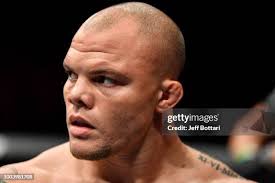 Justin Ledet taunts Aleksandar Rakic of Austria in their light... News  Photo