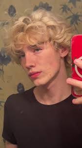 Devan Woods's Instagram, Twitter & Facebook