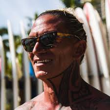 Aloha After Dark: Mr. Leight Fall/Winter 2023. Model wears Hachi II C in  Bronze. * * * * * #mrleight #mrleighteyewear #aloha #madeinjapan #titanium