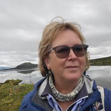 What are favorite lunch spots along Grand Rounds?