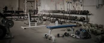 When decorating a masculine living room, you should focus on keeping the room balanced. How To Read Workout Logs