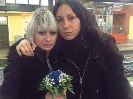 Due ergastoli e altre due condanne a 27 anni e 24 anni e mezzo, è quanto hanno deciso i giudici della terza corte di assise di roma. Roma Lacrime Per Pamela E Desiree All Incontro Fra Le Due Mamme Corriere It