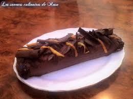 Voila Une Buche Trop Trop Bonne Cette Recette Je L Ai Eu D Un Livre De Gateau Au Chocolat Chocolatissimo De Rosala Gi Chocolat Alimentation Chocolat Orange