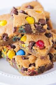 Cookie Geant Aux M M S Et Aux Pepites De Chocolat Gateaux Delices Cookies Et Biscuits Cookies Recette Desserts Pour Enfant