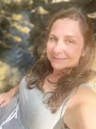 Diann Heath's Instagram, Twitter & Facebook