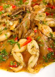 Recette Cuisses De Grenouilles A La Dauphinoise Marie Claire Cuisse De Grenouille Cuisse De Grenouille Recette Recettes De Cuisine