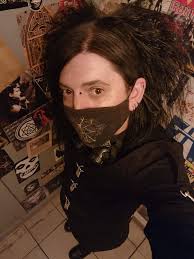 A few of my faves 🖤 Spencer from INK… Andy from BVB… Noah from BO… Alex  from STP… Vessel from ST🖤 quite obviously my taste in music highly  influences my taste lol