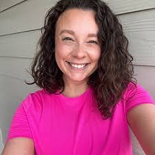 Danielle Ashburn's Instagram, Twitter & Facebook