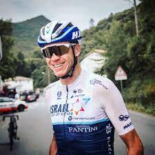 Chris froome is a professional cyclist from monaco. Z0knyyvkdswypm