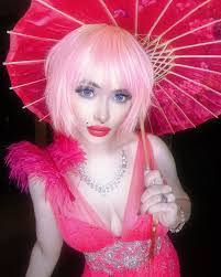 Eve Minor's Instagram, Twitter & Facebook