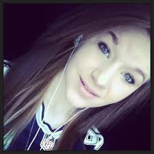 Bailey Emerson (@122112mb)