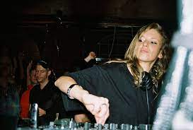 Men har bott för länge i stockholm för att. Anna Wall Boiler Room
