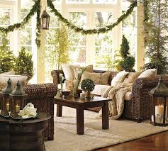 33 Christmas Decorations Ideas Bringing The Christmas Spirit Into Your Living Room Christmas Living Rooms Christmas Interiors Christmas Home