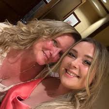 When you go to a concert...is it rude to stand if people behind you want to  sit?