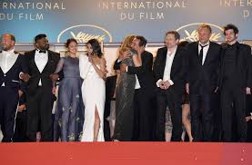 Félix moati est ensuite le héros de la comédie engagée télé gauchode michel leclerc, inspirée de l'histoire de la chaîne de télévision associative locale télé bocal dans laquelle oeuvrait le cinéaste. Leila Bekhti Virginie Efira Mathieu Amalric Benoit Poelvoorde Gilles Lellouche Felix Moati Noee Abita Alban Ivanov Balasingham Thamilchelvan Felix Moati And Noee Abita Photos Zimbio