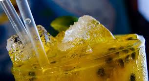 Il mojito potrà essere realizzato secondo la ricetta originale cubana ma anche in versione analcolica così da renderlo perfetto anche a chi non volesse il mojito cubano si prepara in poche mosse ma darà vita ad un risultato davvero straordinario. Mojito Ingredienti Ricetta Preparazione Cubano