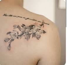 50 Cute Examples Of Cherry Blossom Tattoos Tatouage Poignet Tatouage Et Tatouage Fleur