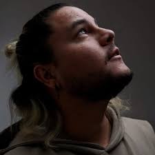 I know The Secret Life of Walter Mitty is about escaping monotony and  finding purpose, but they shot Walter's boring life so well that I wanted  it more than any of his