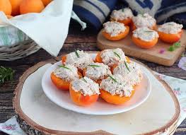 Abricots Farcis Au Thon Et Romarin Recette Ptitchef Recette Recettes D Amuse Gueules Abricot Recette