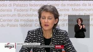 Outre la procédure d'adoption de la loi, 57 des articles étaient contestés par les auteurs des quatre recours. Conferences De Presse De La Confederation Play Rts