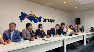 Prefeitos de Pernambuco decidiram, em assembleia, estabelecer um teto de R$  350 mil para o pagamento de cachês artísticos em eventos realizados pelos  municípios. A decisão leva em consideração os resultados da