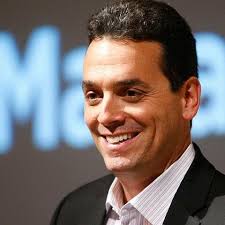 O nce a scriptwriter for al gore, daniel pink has carved a niche for himself as something of a workplace guru, his books investigating the importance of empathy in business (a whole new mind) and. Daniel Pink S Book Recommendations Updated 2021 Good Books