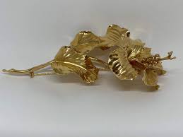 solid gold brooch
