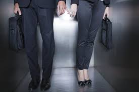 More images for baju teller bank warna biru » Semua Pegawai Bank Pasti Pernah Mendapatkan 10 Stereotip Ini