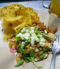 Penyuka sayuran bisa membuat sendiri resep pecel madiun khas jawa timur ini. Nasi Pecel Pincuk Sambal Pecinta Kuliner Enak Madiun Facebook