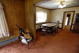 Step Inside Kurt Cobain S Childhood Home Kurt Cobain House Inside Kurt Cobain House