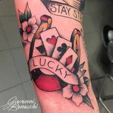 Tattoo Traditional Tradizionale Tatuaggio Giovanni Bonaschi Ferrodicavallo Carte Lucky Flowers Fiori Tatuaggi Tradizionale