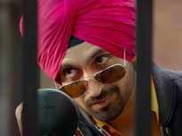 His life changes completely when he meets maithili, whose father hires anu to help her clear her exams. Suraj Pe Mangal Bhari Movie Showtimes Review Songs Trailer Posters News Videos Etimes
