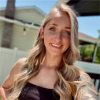 Kari Funk's Instagram, Twitter & Facebook