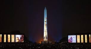 Apakah manusia bisa tinggal disana, berapa suhu di bulan, dan mengapa permukaan bulan selalu tampak bentuk. Nasa Peringati 50 Tahun Pendaratan Manusia Pertama Di Bulan