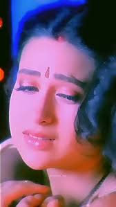 Muje jhodke na jana wade hazar banake........., ##reeksindiaofficial ,  #karishmakapoorbollywoodqueen💗💞❤️💖 #explorepage✨