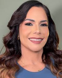 Social look.. con un toque de color , #maquillaje #maquillajeprofesional  #makeuplecheria