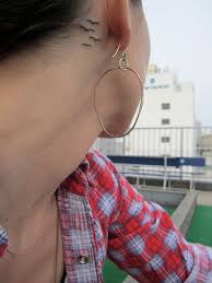 Black Bird Tattoo Behind Ear Blackbird Beatles Tattoo Blackbird Behind The Ear Tatoveringer