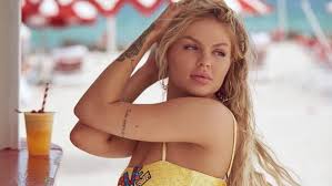 Bom, nem sabemos como explicar isso pra vocês. Luisa Sonza Defende Namorada De Whindersson Nunes De Ataques Apos Anuncio De Gravidez Folha Pe