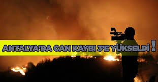 Sıcak havayı fırsat bilen yerli yabancı tatilcilerle kent sakinleri, konyaaltı sahili'ne akın etti. Sgizspevrc46gm