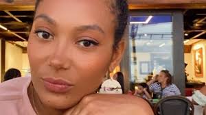 Farrah Benoit's Instagram, Twitter & Facebook