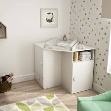 Cette table à langer est très complète. La Table A Langer Ideale Pour La Chambre De Bebe Blog But