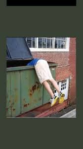 Former investigative & political editor/radio talk show host/tv news journalist; Jed On Twitter Stratcom Trying Hard To Be Like Piet Rampedi
