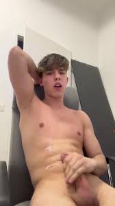 Twink cumming - video 4 - ThisVid.com