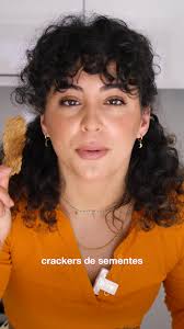 Crackers de Sementes// sem farinha, ricas em Omega3 💛🌿 Ingredientes: 10  colh. sopa linhaça triturada 4 colh. sopa sementes de chia 2 colh. sopa  sementes de sésamo 1 colh. sopa sementes de abóbora ou ...