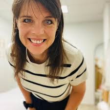 Vivian Jarrett's Instagram, Twitter & Facebook