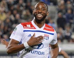 El delantero del ol que ha estado cedido en el atlético de madrid sabe que los rojiblancos no cuentan con él. Man Utd Open Talks With Lyon Over 43m Moussa Dembele As Arsenal Scout Ex Celtic Striker